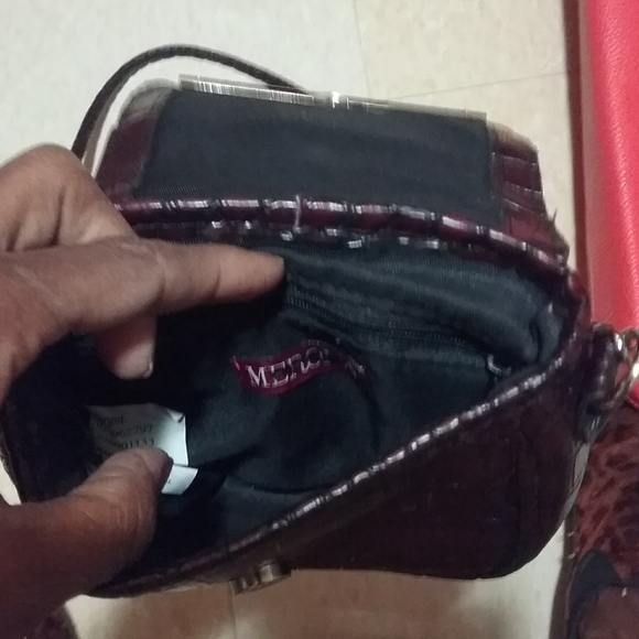 Purse - Picture 2 of 3